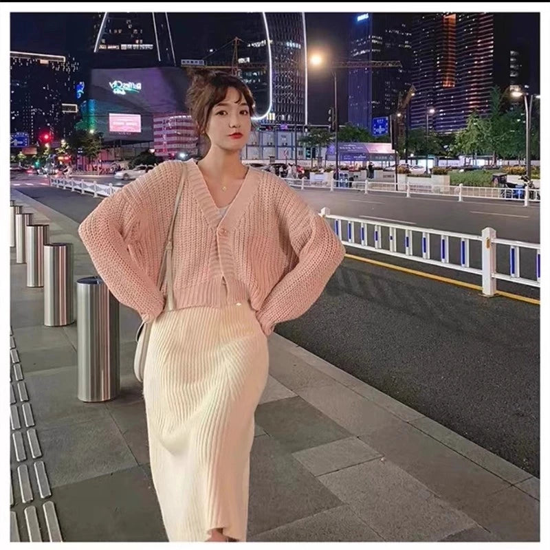 Seoul Essential V-Neck